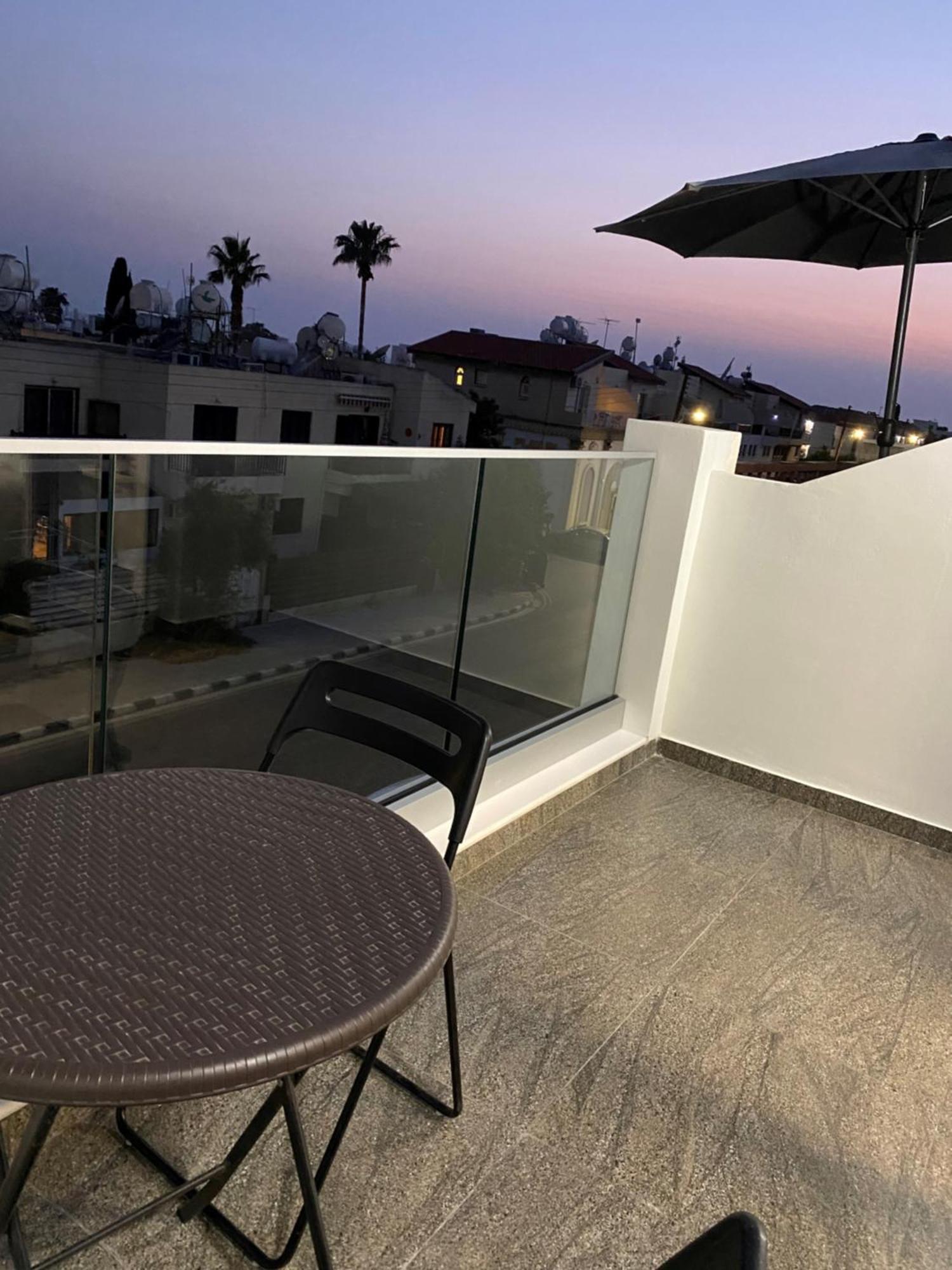 Ευ Ζην / Ev Zin: Modern, cozy, studio, pool, balcony Paphos Exterior foto
