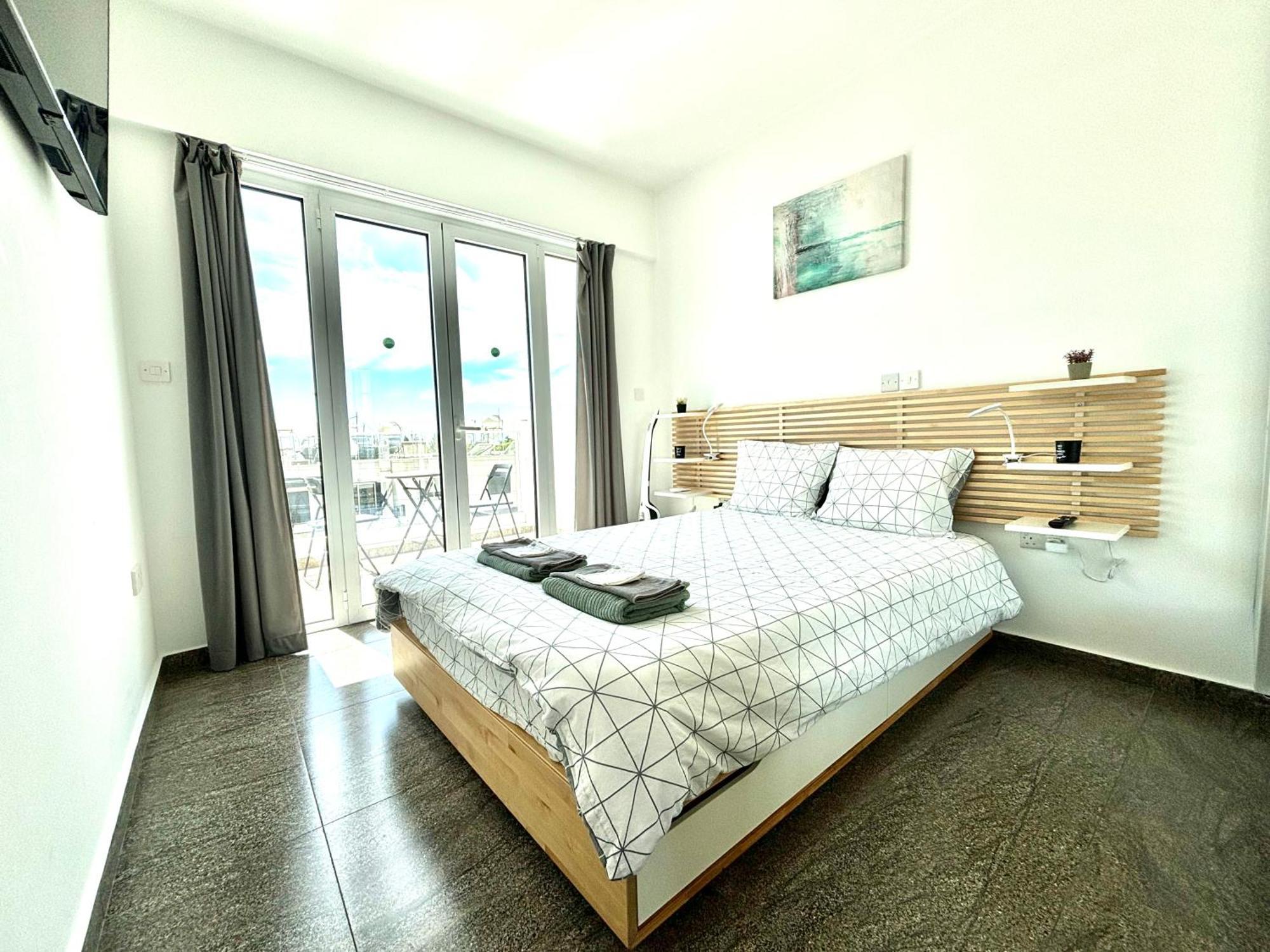 Ευ Ζην / Ev Zin: Modern, cozy, studio, pool, balcony Paphos Exterior foto