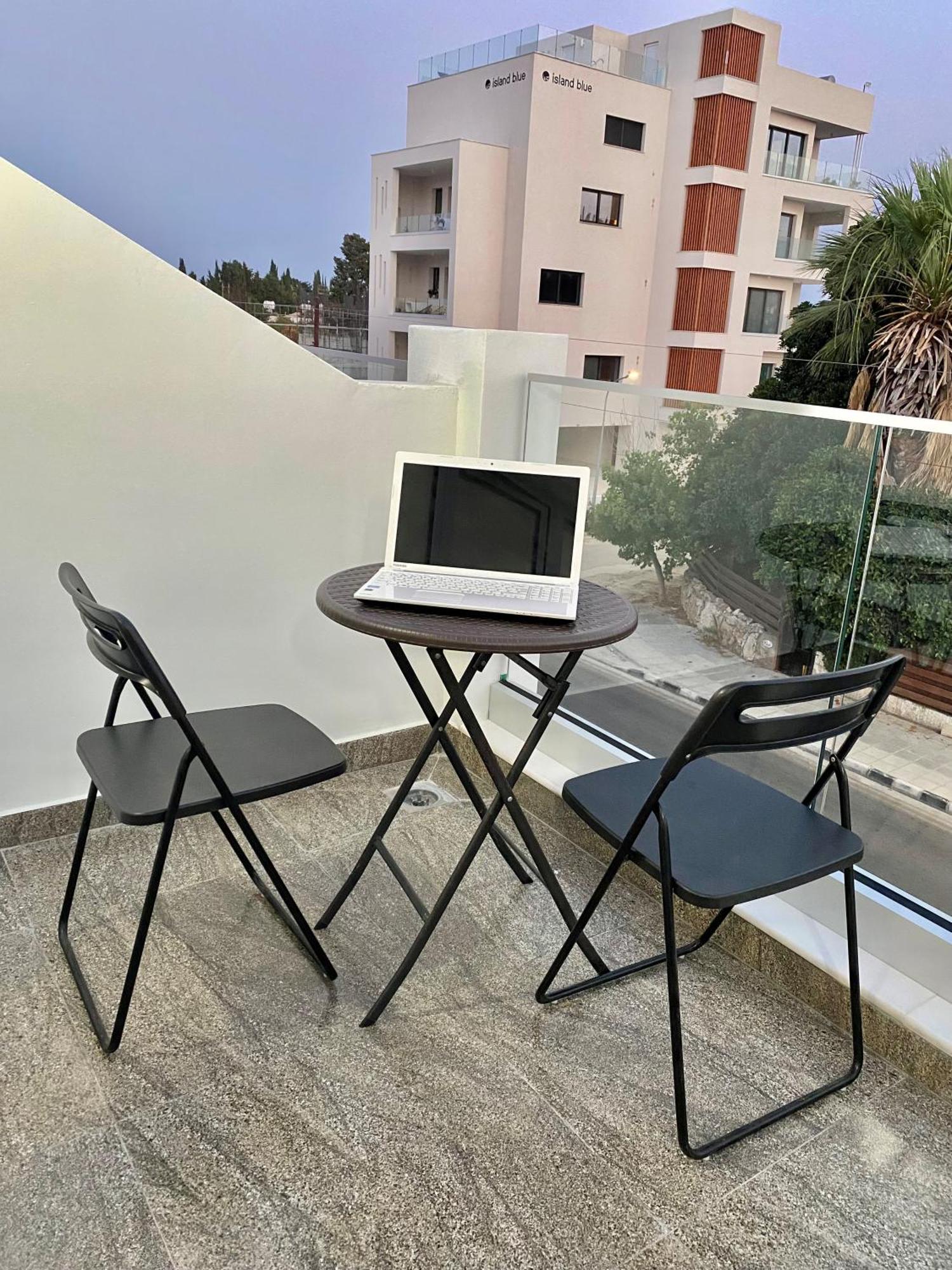 Ευ Ζην / Ev Zin: Modern, cozy, studio, pool, balcony Paphos Exterior foto